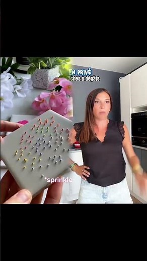 Les mères devant les gens vs en privé #sketch #humour #parents#comedyvideo