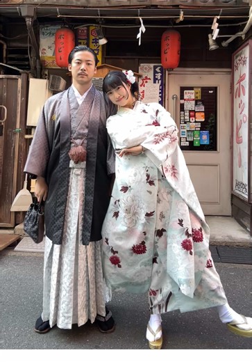 Boyfriend Struggles to Pose in Kimono Photoshoot