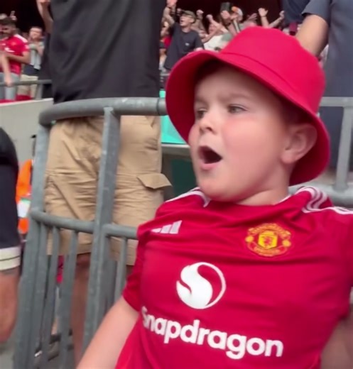 Manchester United Derby Day at Wembley - Fans Singing