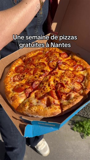 Pizza gratuites chez Domino's à Nantes !