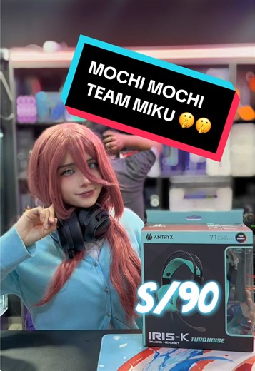 Encuentra perifericos y más en Mochi Mochi Store 🔥🔥📍 2A 126 en Cyberplaza @lala.cosplayer @MotoMoto #pcgaming #mikunakano #cosplayer #tienda #couple