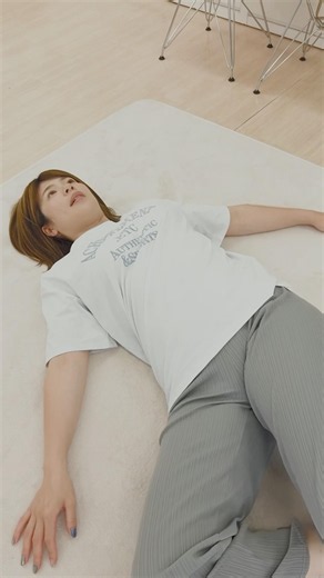 反り腰を解消するストレッチ⑦仰向けで膝を左右に倒して腰・背骨を動かす#shorts #姫路市の橋本接骨院