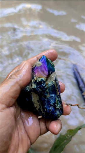 Finding crystal rare #gemstones | Rajo Chalcedony
