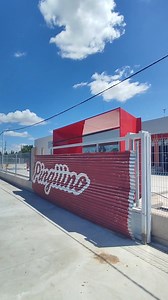 Noviembre llega con más alegría para compartir.🤩 Una nueva sucursal está por abrir sus puertas para ustedes. 🏪Un nuevo espacio, un nuevo lugar de encuentro para nuestros vecinos de San Francisco.🥰 🙌✨️Gracias a todo el equipo que lo hizo posible, a la ciudad por abrirnos las puertas y ustedes querida comunidad, por elegirnos cada día.🛒🐧 Apertura 2025 ¡Ya casi! ✨️ #SupermercadosPingüino Que sea simple | Supermercados Pingüino