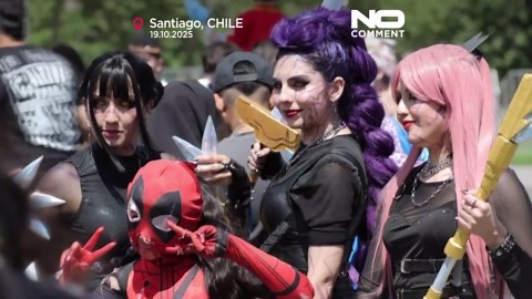 Thousands join Santiago’s annual Zombiewalk in a celebration of horror and art