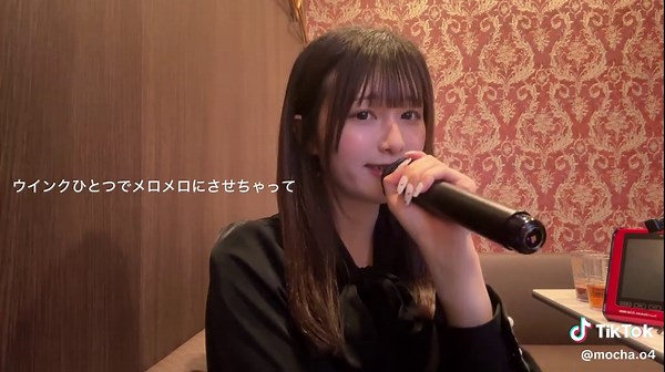 カラオケでアイドルの曲歌うとなりきっちゃう現象( ˙-˙ )( ˙-˙ ) ━━━━━━━━━━━━━━ @8°世界が変われば、 でアイドル活動しています！萌花（もえか）です！🧡 現在、オンラインチェキ販売中です。（27日23:59まで） 髪型何にしようかな♩ らくがきもやりたいこといろいろあるんだ！ 購入リンクはプロフィールのリンクからチェックできます♪ ゲットしてくれたら嬉しいなあ（>