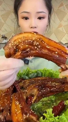 1.5M views · 10K reactions | #asmr #asmrsounds #reelsfacebook #reelsviral #asmrfood #asmrcommunity #asmreating #asmrvideo | Jing Sing | Facebook