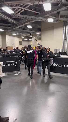 Jon Jones makes his first walk as heavyweight champion. #jonjones #ufc285 #mma