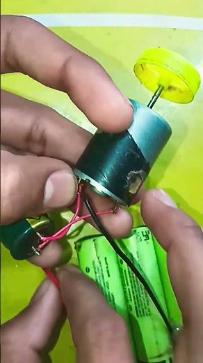 Does a Capacitor REALLY Reduce Motor Noise in DC Motors #electrical #shotrs