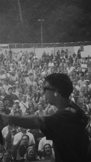 Betterov Große Kunst Tour 2026 🗓️ Fr. 06.03.2026, Posthof Linz Irgendwo zwischen Drangsal, The Smith, The Cure, Synthpop und Post-Punk der Achtziger betreibt der düstere Wahlberliner Songwriter tatsächlich ganz große Kunst. 🎟️ Alle Infos zum Event und Tickets gibt’s unter www.posthof.at! #posthof #betterov #linz #live #tour #pop | Posthof - Zeitkultur am Hafen