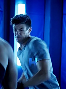 The Arrow stole Flash's wife 🤣 #theflash #barry #edit #hbo #dc | barry and oliver switch bodies