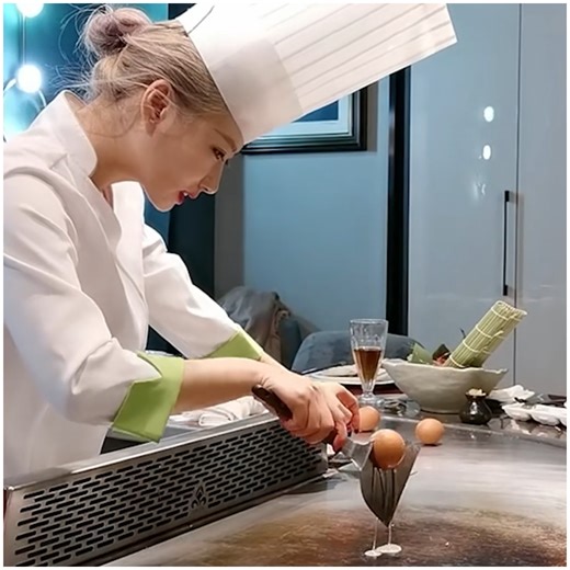 Creating art while cooking egg! | Trendy Magazine