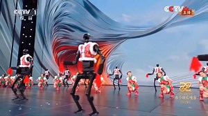 In China, robots need to be multi-talented 😂 Watch them perform Chinese folk dance Yangge with human dancers. | Wang Wenbin Chinese Ambassador to the Kingdom of Cambodia 汪文斌