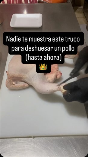 Ariel German Ojeda on Instagram: "Nadie te muestra este truco para deshuesar un pollo (hasta ahora) 👑 #polleria #pollo #polloargentino #deshuesado #deshuesarpollo cocinafacil cocinacasera recetasargentinas cocinaargentina tipsdecocina cocinaprofesional carniceria chefargento foodtok reelsargentina aprendeconmigo truquitosdecocina elreydelamilanesa"
