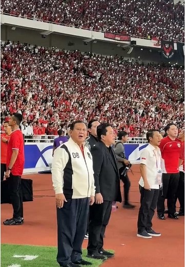 Terharu banget🥺🥺 itu pak @Erick Thohir sampe meneteskan airmata kayaknyaa.. tidur nyenyak guys, saking happynya besok langsung lebaran ini mah😭😭✨ #timnasindonesia #timnasday #indonesiavsbahrain #timnasindonesia🇮🇩 #sepakbola #sepakbolaindonesia #sepakbola #sepakbolaindonesia #pssiindonesia #erickthohir