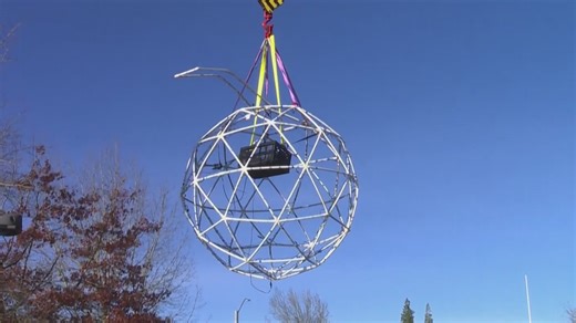 Drones, Bing cherries play starring role in Portland-area New Year’s Eve celebrations