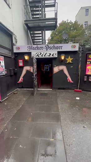 Die Zur Ritze in Hamburg war nur eine Station auf unser Reise zum Reeperbahn Festival ! #deutschpop #neuesingle #musikverbindet #sänger | RAMI HATTAB