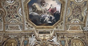 Cambriolage au Louvre : une «humiliation» pour le RN, Hollande appelle à ne pas «déclencher des polémiques»