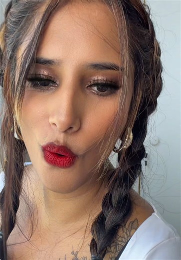 Can’t get this song out my head😩