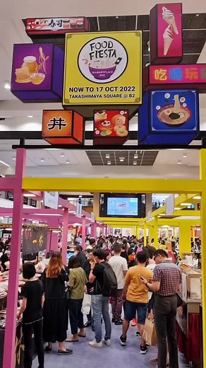 Taka Food Fiesta located at Takashimaya Square B2 with 52 food brands, happening between 6 - 17 Oct, 10AM - 930PM daily. Featuring brands like Daikoku-Ya, Kimukatsu, Annabella Patisserie, House of Seafood and Crab & Burger! Special shoutout to KP Burger Set from Crab & Burger 🦀🍔 Check out the Food Fiesta promo ($$ disc) over at 👉 @crabandburger #crabburger #foodfairsg