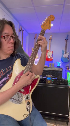 1.7K views · 60 reactions | Do you know these chords? Little Wing! What a great song! Do you have your original song? #songwriting #jimihendrix #littlewing #chords #char #guitarchords #pianochords #tomofujita #bethreveb #brownbox #daddario #pickboy #fender #mustang #fendermustang #fenderoffset #stringdriver | Tomo Fujita | Facebook