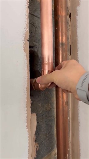 How to prep and solder copper pipes! #fblifestyletyle #fblifestyle #fblifestyletyl #fblive #lifestyle #life #lifehacks #lifeisbeautiful #lifequotes #short #furnituresale #homedecor #smallbusiness #localbusiness #homeforsale #homefurniture #realestate #toolsale #vintagefurniture #appliancesale | plumber video