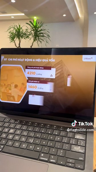 Mẫu Powerpoint Báo Cáo Ngân Hàng LPBank