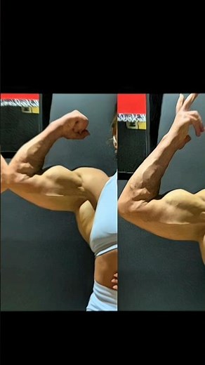 Fbb Biceps flex 🔥 Female bodybuilder Leeanne flexes her HUGE muscles 💪🏻 PUMPED #gym #motivation #fbb