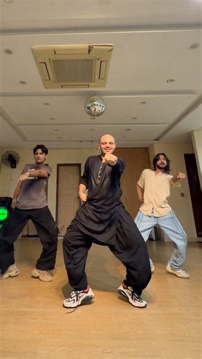 Munni Badnaam Hui 🙈 | Ahsan Raza Choreography