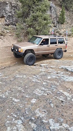 #jeepxj #jeepxjbuild #jeepdad #jeepfamily #jeeplife