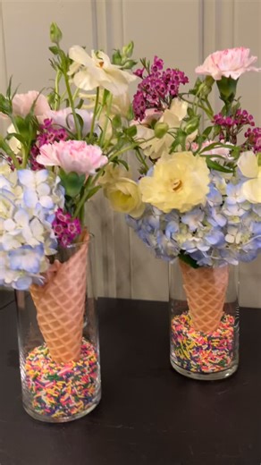 This birthday party flower request was so much fun!! We were asked to make up flower arrangements for an ice cream themed birthday party… I think we knocked it out of the park! Thank you so much for bringing us these requests and giving us the freedom to be creative ❤️ #tiffanysbudsandbeans | Tiffany’s Buds and Beans