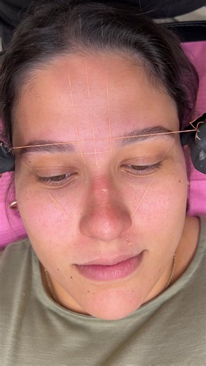 Hot take… Most “average” brows aren’t a waxing problem. They’re a mapping problem. These lines aren’t random. They’re your blueprint. Once you understand what each crossover means, everything gets cleaner, sharper, more consistent. Do you map with intention… or just habit? #browtech #broweducation #salonlife #beautybusiness #perthbrows