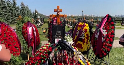 Russia's Funeral Industry Booms Amid Rising Deaths From Ukraine War