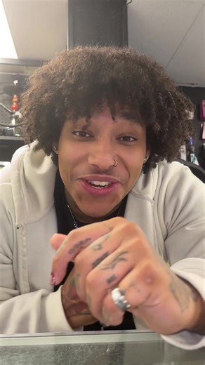 He told his story to the right person its in good hands HAHAHAH 😈#foryoupage #retail #story #storytime #fyp