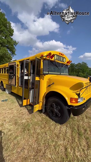 1.6M views · 20K reactions | DIY skoolie 朗 #schoolbus#skoolieconversion #schoolbus #buslife #homeiswhereyouparkit #skoolie #vanlife #schoolbusconversion #busconversion #skoolielife #rv #rvliving #rvconversion #tinyhome #tinyhouse #tinyliving #rollinghome #lifeonthego #nomadlife #digitalnomad #travel #offthegrid #skooliebuild #diy #wanderlust #skoolies #buslifeadventure #mybuslife #skoolienation #thingsicandowithmyhouse | Alternativehouse | Facebook