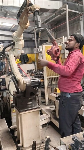 Robot Maintenance & Cleaning in Factory 🤖⚙️