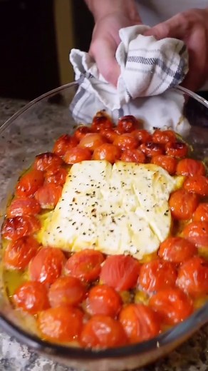 Delicious Baked Feta & Cherry Tomato Pasta Recipe