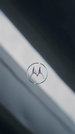 moto buds loop | Crystals by Swarovski® | Sound by Bose | Open-Ear Design | #DareToDazzle | Motorola