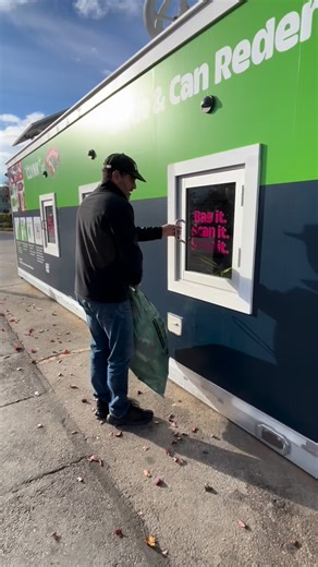 MAINERS! If you live in Maine and you collect your empty bottles to return, and you would like to donate your returns to Loose Ends, now you can! We have a Clynk account. @thinkclynk log into your online clink account, visit the donations tab, under donate part or all of your balance search for Loose Ends and that should do it! We may also be able to supply you with stickers for your green bags if you’re near Portland. #clynk | Loose Ends Project