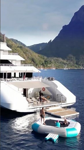 Emerald Cruises - Yacht Cruising Experience