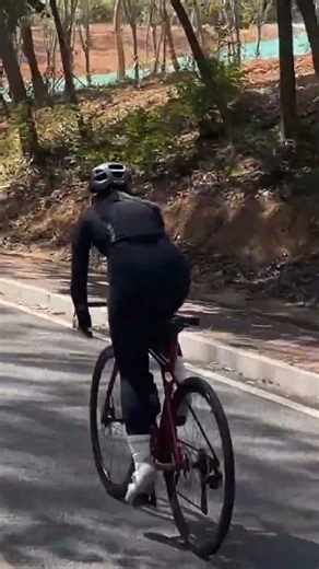 This bike workout sculpts your entire body #coretraining #cycling #abs