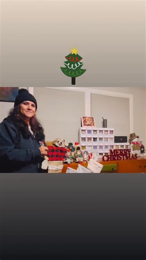 Congratulations to our winner!!! Together we all raised $675 for the Waypoint Youth Resource Center. I cannot tell you how much my heart was warmed this Christmas by everyone’s support! ￼❤️🐾 Thank you SO much to our contributors: Jetpack Comics Happy Apple Tattoo Breeze Pet Salon LLC Salmon Falls Grooming Salon Sarah's Courteous Canine LLC Clemento’s Pizzeria & Brew - Rochester NH Pet Supplies Plus - Somersworth, NH New England Furniture Explore with Sadie at Favorite Grampy Travels Past Points