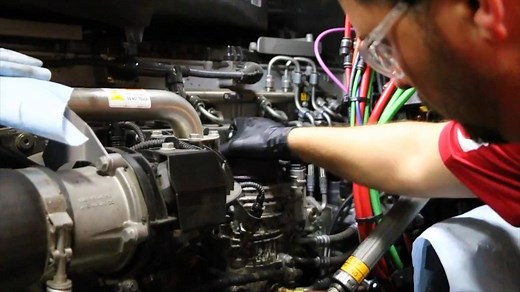 Own a Detroit DD15 engine? Watch our fuel filter change video to learn how to properly install your FK13850NN. #NothingGuardsLikeFleetguard | Fleetguard