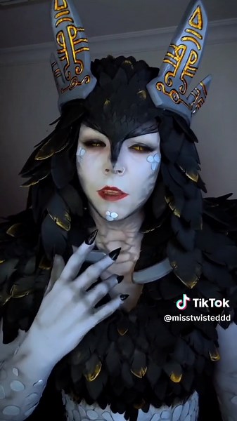 Cosplaying Lilith - Solium Infernum Cosplay Showcase