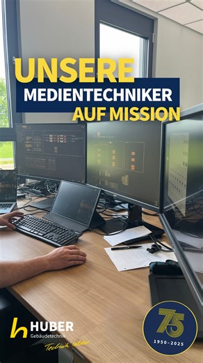 Hinter den Kulissen: Digital Signage in Action! 🖥️ Unsere Medientechniker geben Vollgas und tüfteln am nächsten Level des Digital Signage. Ob Meetingräume, Empfangsbereiche oder Kunden- und Mitarbeiterinfos: Alles läuft zentral gesteuert – effizient, modern und genau auf Bedürfnisse abgestimmt. 💪 Ein kleiner Blick ins Testlabor. 😉📸 | Huber Gebäudetechnik