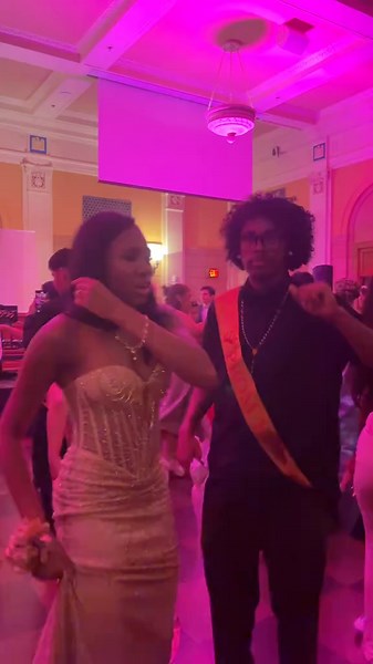 Prom 2025 Highlights: Dancing and Memorable Moments