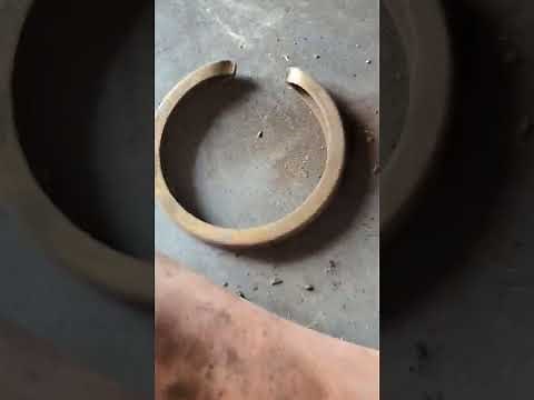 Holden Commodore VE part2 rear hand brake shoe installation.
