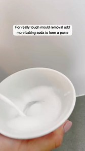 Say goodbye to black mold with this all-natural cleaning hack! 👋 Watch how you can easily and safely remove stubborn mold using simple ingredients you already have in your kitchen. What you'll need: White vinegar Baking soda Tea tree oil A spray bottle A scrub brush This powerful, non-toxic solution will leave your home fresh, clean, and mold-free. ✨ #HomeHacks #DIYCleaning #NaturalRemedies #MoldRemoval #HealthyHome #EcoFriendlyCleaning | Ecocleans Cleaning Service