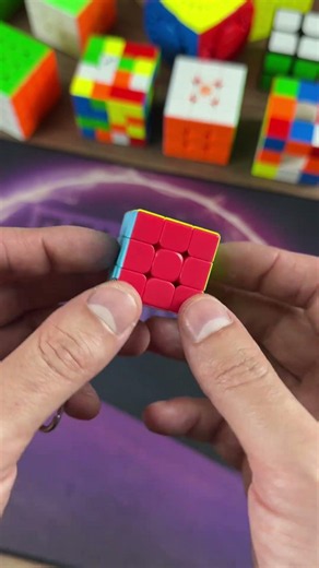 The best way to solve a Rubik's cube anywhere #rubikscube #rubikscube #oncube
