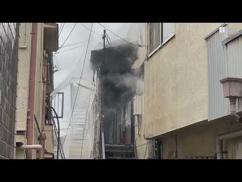 大阪・西成区の集合住宅で火災
